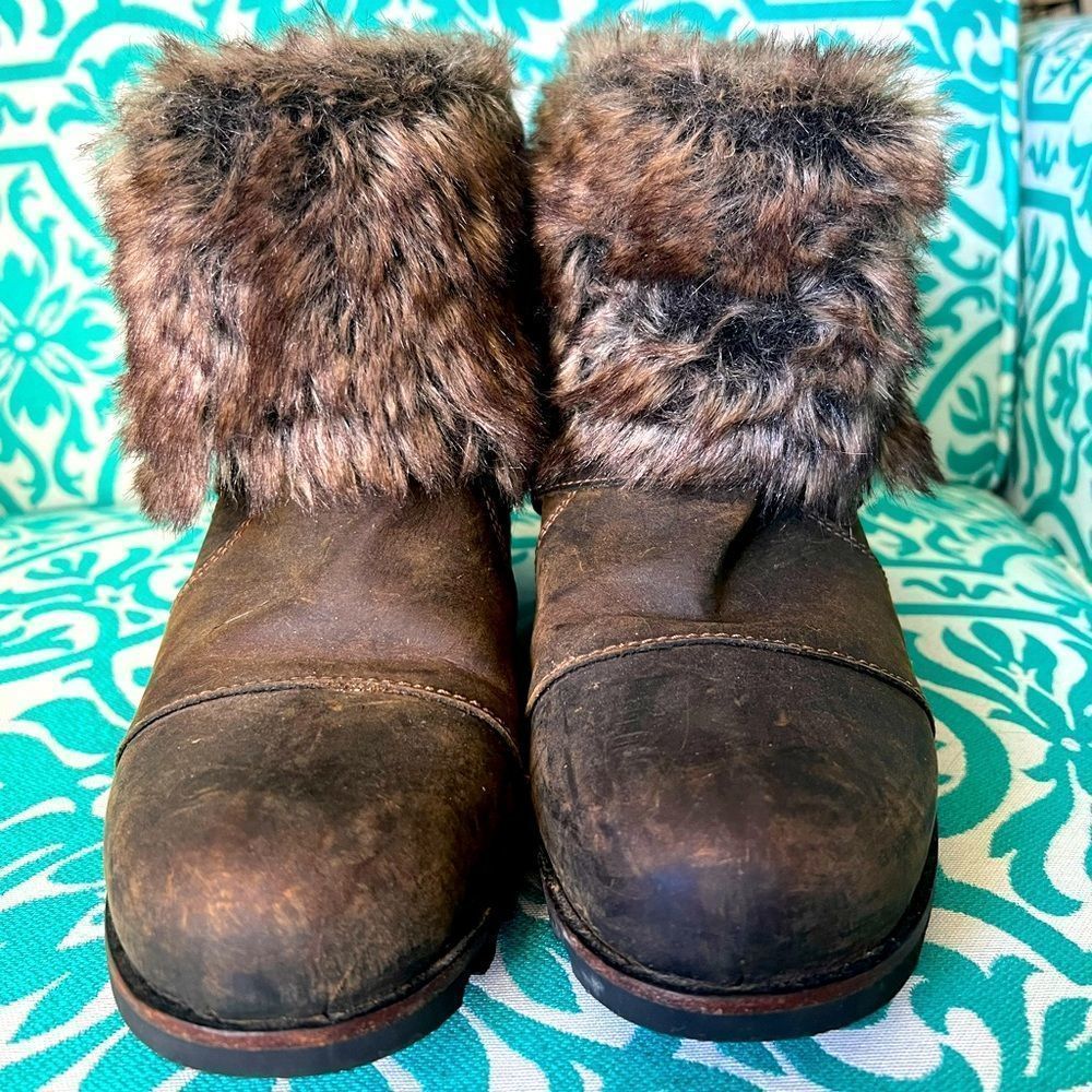 Sorel Brown Leather Wedge Platform Joan of Arctic Shearling Faux Fur Boots Sz 9